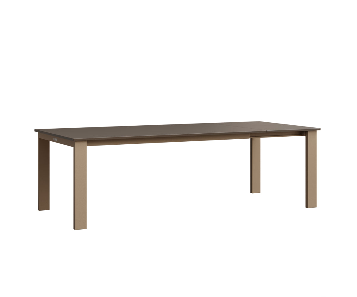 Berlin Gardens Berkley 42" x 72" Expandable Table with Hammered Top