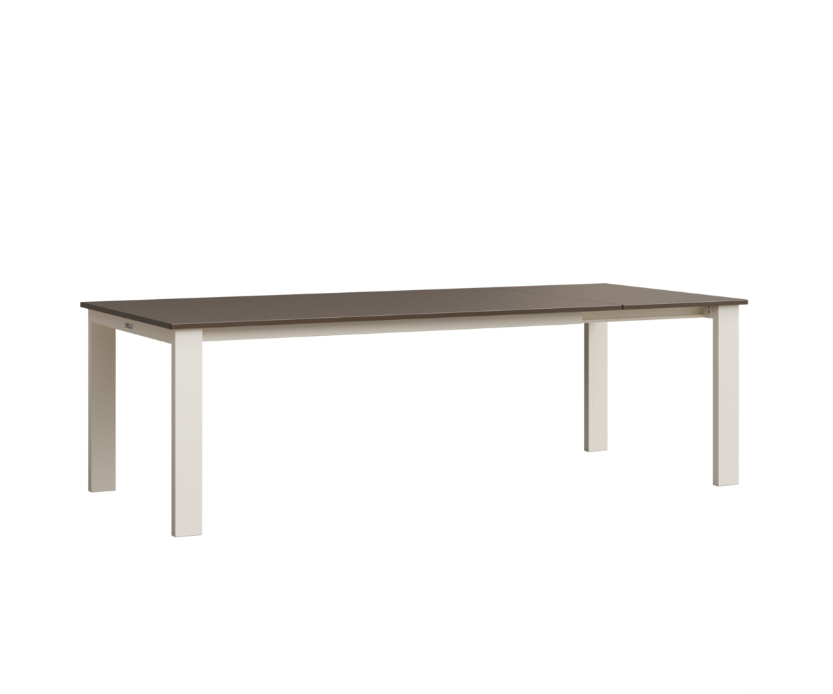 Berlin Gardens Berkley 42" x 72" Expandable Table with Hammered Top