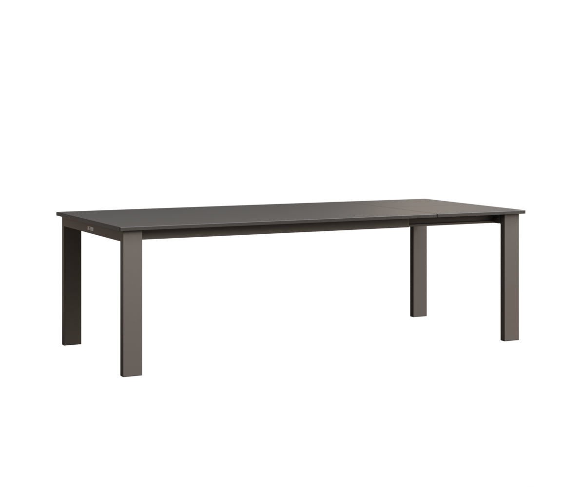 Berlin Gardens Berkley 42" x 72" Expandable Table with Hammered Top