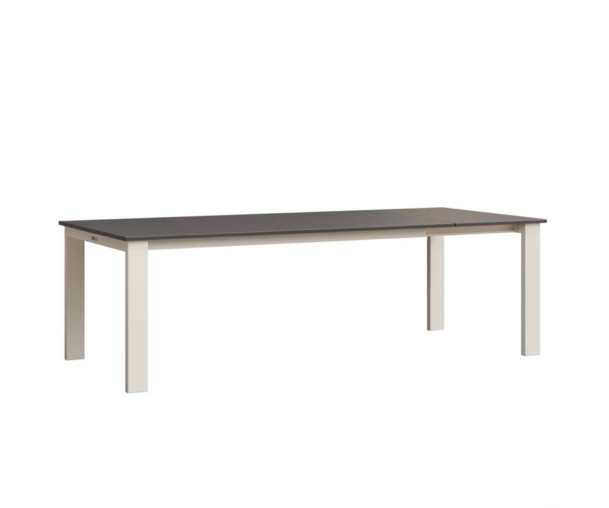 Berlin Gardens Berkley 42" x 72" Expandable Table with Hammered Top