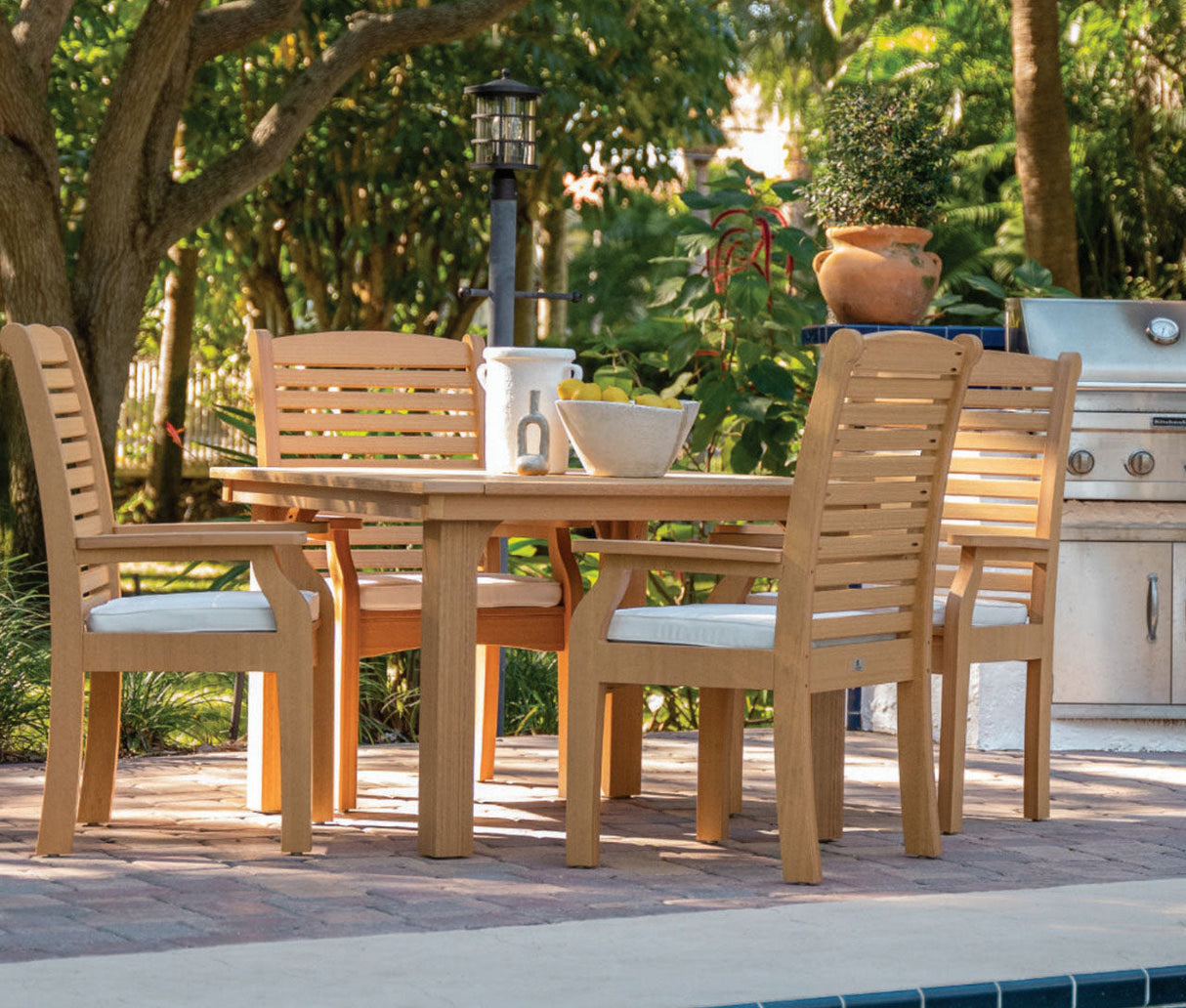 Berlin Gardens 5 Piece Homestead Classic Terrace Dining Collection 
