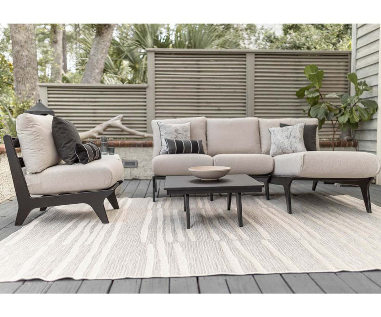 Berlin Gardens Hartley Sofa with Hartley Cushion - HAS7429 