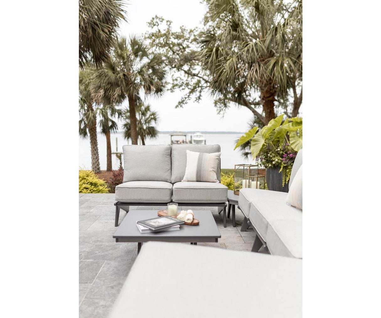 Berlin Gardens Holland Love Seat with Holland Cushion - HOLS4929 2